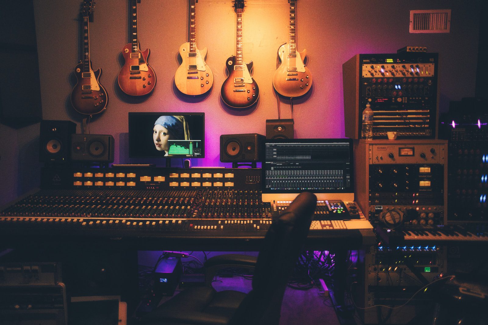 Choosing The Right Recording Studio For Your Band To A Record In ...